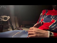 หนุ่มตี๋ควยเท่าแขนไม่น่าเชื่อว่าหนุ่มเอเชียจะควยใหญ่กว่าพวกฝรั่งแม่งเกย์เห็นแล้วอดใจไม่ไหวจับโม็คควยบนรถเลย