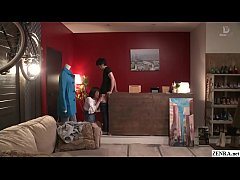 จะดีหรอคะ เจ้านาย นี้มันในร้าน มีลูกค้าอยู่ด้วย เจอเจ้าของร้านสายหื่น เทสงาน พนักงาน น่ารัก ใสๆ ในร้านขายเสื้อผ้า ก็ยังไม่เว้น