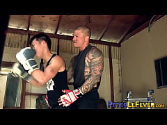 GayBoxer Asian คลิปโป้เกย์เอเชียเสียวๆ ทำแบบนี้ผมก็เงี่ยนสิครับโค้ช สอนมวยกันอยู่ดีๆ เอาท่อนควยฟาดปาก แทงกันยับสุดมันส์ xxxตูดกันแบบซาดิส โคตรเงี่ยนเลยว่ะ